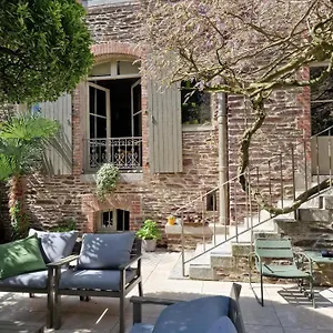 Castel Jolly Bed & Breakfast
